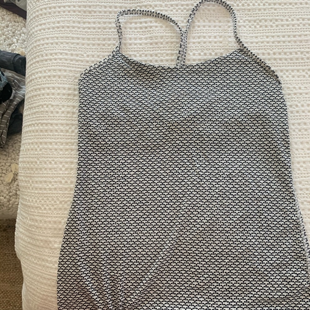 Lululemon top